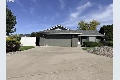 415 E Carter Dr, Hermiston, OR 97838 - Photo 1