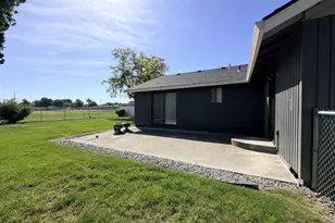 415 E Carter Dr, Hermiston, OR 97838 - Photo 3