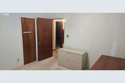 18300 Bryant Rd, Lake Oswego, OR 97034 - Photo 19