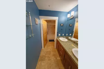 838 SE 38th Ave #307, Portland, OR 97214 - Photo 13