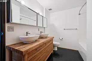 1420 NW Lovejoy St, Portland, OR 97209 - Photo 25