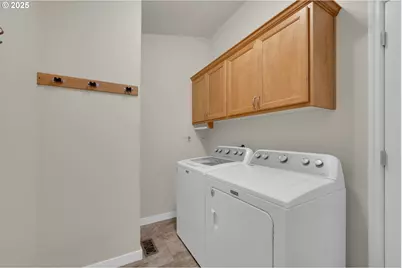 229 Mackin Ave, Eugene, OR 97404 - Photo 33