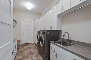 5686 SW 87th Ave, Portland, OR 97225 - Photo 25