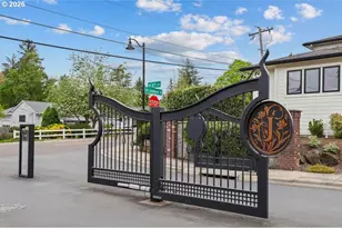 5686 SW 87th Ave, Portland, OR 97225 - Photo 37
