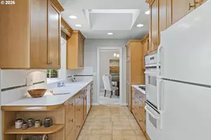 361 Berwick Rd, Lake Oswego, OR 97034 - Photo 17