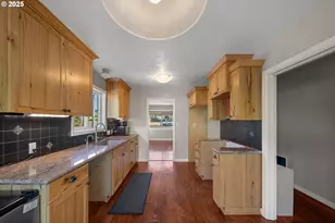 2111 Greenwood Ave, Reedsport, OR 97467 - Photo 9