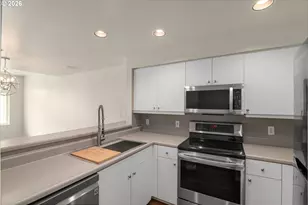 1718 NE 11th Ave, Portland, OR 97212 - Photo 9