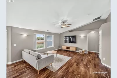 1319 Mt View Ln, Molalla, OR 97038 - Photo 5