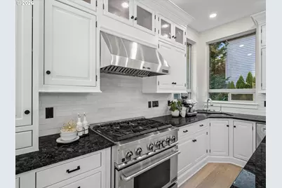 365 NW 81st Pl, Portland, OR 97229 - Photo 17