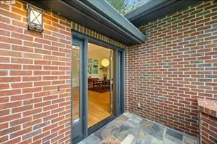 1430 SW Highland Rd, Portland, OR 97221 - Photo 9