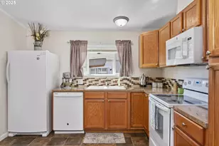 300 SW 7th Ave, Battle Ground, WA 98604 - Photo 11