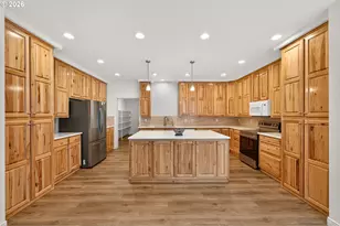 532 E Water St, Lafayette, OR 97127 - Photo 9