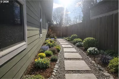 183 E Dodge St, Lebanon, OR 97355 - Photo 21