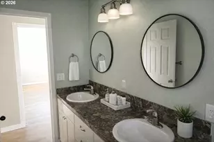 183 E Dodge St, Lebanon, OR 97355 - Photo 11