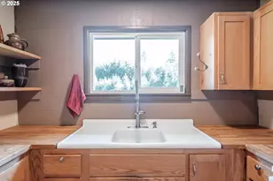 9602 Harlan Rd, Eddyville, OR 97343 - Photo 15