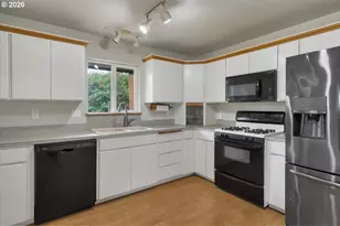 2733 Birch St, Lebanon, OR 97355 - Photo 17