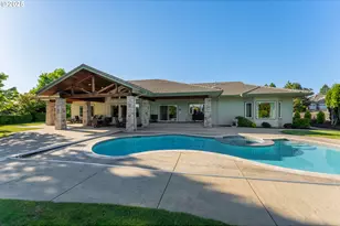 245 Fairway Village Ln, Roseburg, OR 97471 - Photo 37