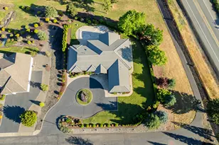 245 Fairway Village Ln, Roseburg, OR 97471 - Photo 45