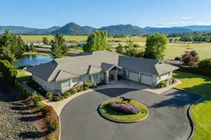 245 Fairway Village Ln, Roseburg, OR 97471 - Photo 43