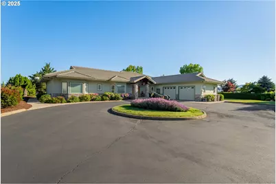 245 Fairway Village Ln, Roseburg, OR 97471 - Photo 1