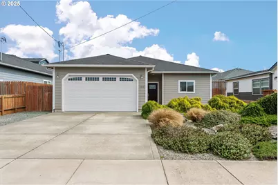 1065 Crocker St, Coos Bay, OR 97420 - Photo 1