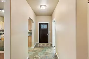 1065 Crocker St, Coos Bay, OR 97420 - Photo 5