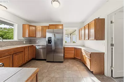 1166 NE Klamath Ave, Roseburg, OR 97470 - Photo 11