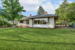 1166 NE Klamath Ave, Roseburg, OR 97470 - Photo 3