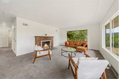 1166 NE Klamath Ave, Roseburg, OR 97470 - Photo 5
