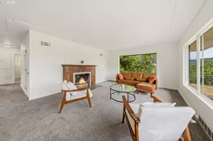 1166 NE Klamath Ave, Roseburg, OR 97470 - Photo 5