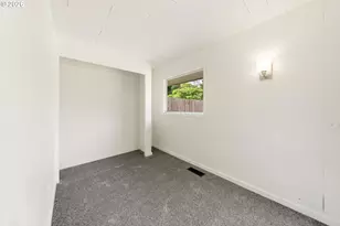 1166 NE Klamath Ave, Roseburg, OR 97470 - Photo 15
