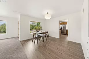 1166 NE Klamath Ave, Roseburg, OR 97470 - Photo 7