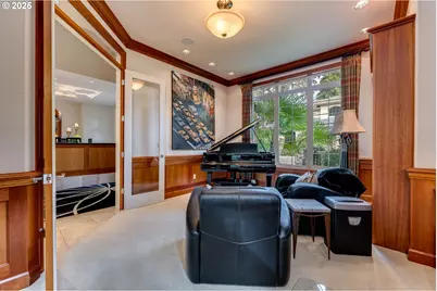 802 NE Brennan Ln, Hillsboro, OR 97124 - Photo 5