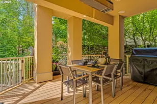 802 NE Brennan Ln, Hillsboro, OR 97124 - Photo 33