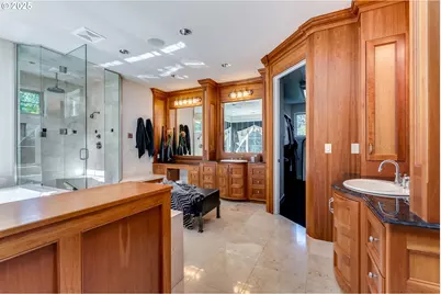 802 NE Brennan Ln, Hillsboro, OR 97124 - Photo 23