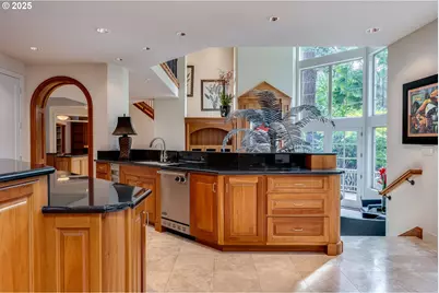 802 NE Brennan Ln, Hillsboro, OR 97124 - Photo 15