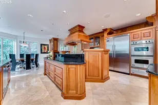 802 NE Brennan Ln, Hillsboro, OR 97124 - Photo 9