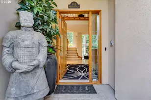 802 NE Brennan Ln, Hillsboro, OR 97124 - Photo 3