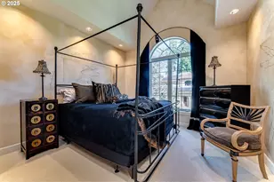 802 NE Brennan Ln, Hillsboro, OR 97124 - Photo 29