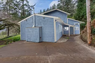 3823 Yaquina Bay Rd, Newport, OR 97365 - Photo 45