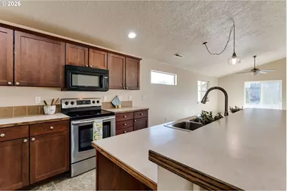 1942 Adelman Loop, Eugene, OR 97402 - Photo 5