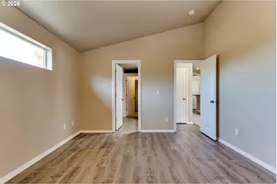1942 Adelman Loop, Eugene, OR 97402 - Photo 9