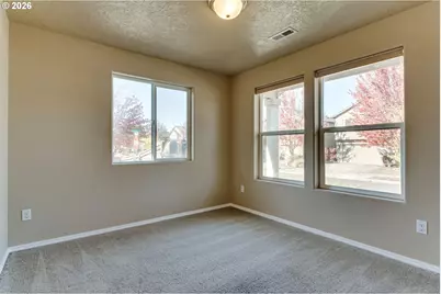 1942 Adelman Loop, Eugene, OR 97402 - Photo 11