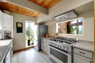 34795 Row River Rd, Cottage Grove, OR 97424 - Photo 21