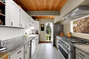 34795 Row River Rd, Cottage Grove, OR 97424 - Photo 19