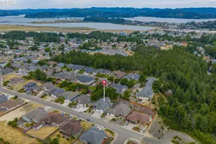 2195 Garfield St, North Bend, OR 97459 - Photo 3