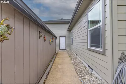 2195 Garfield St, North Bend, OR 97459 - Photo 43