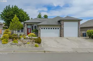 2195 Garfield St, North Bend, OR 97459 - Photo 1