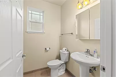 2195 Garfield St, North Bend, OR 97459 - Photo 31