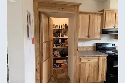 880 N 11th Ave, Elgin, OR 97827 - Photo 5